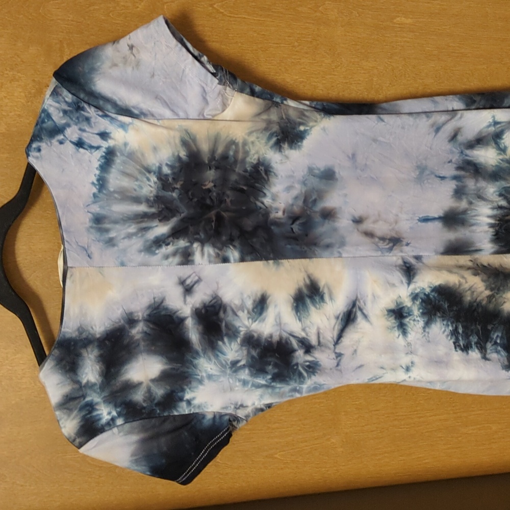 See You Monday Tie-Dye Dress - Body Skimming - Hour Glass - Lightweight - EUC - Picture 9 of 11